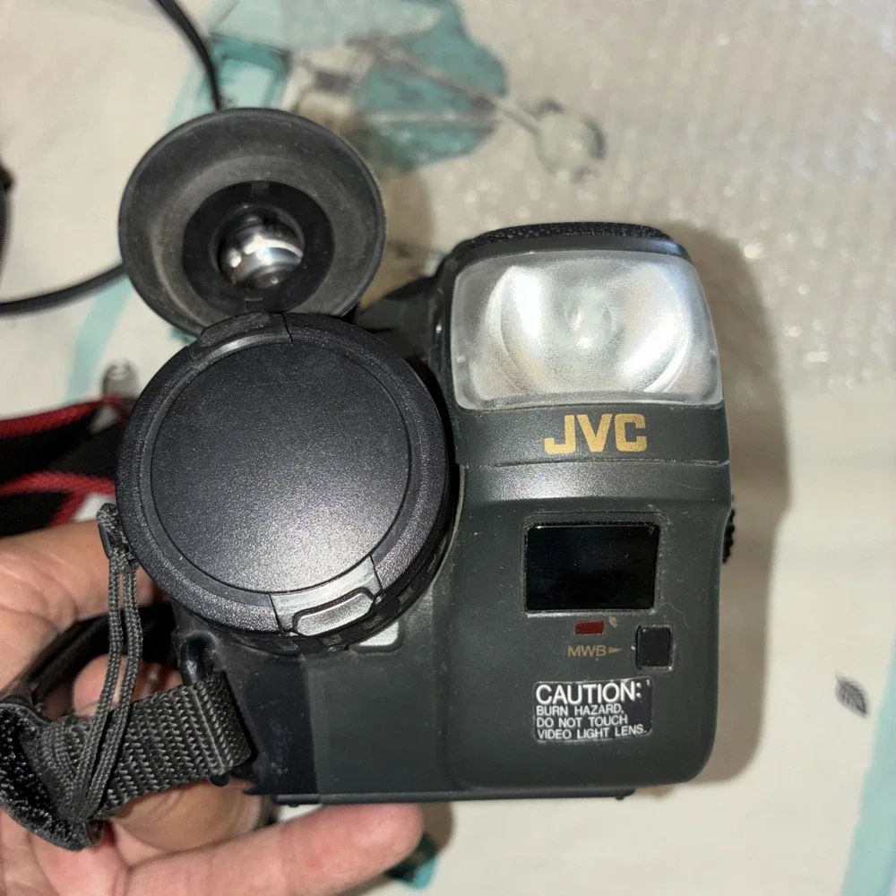 jvc cam corder model GR-AX500U Case, 2 Battery's, Charger, Remote, Ac Cord Etc